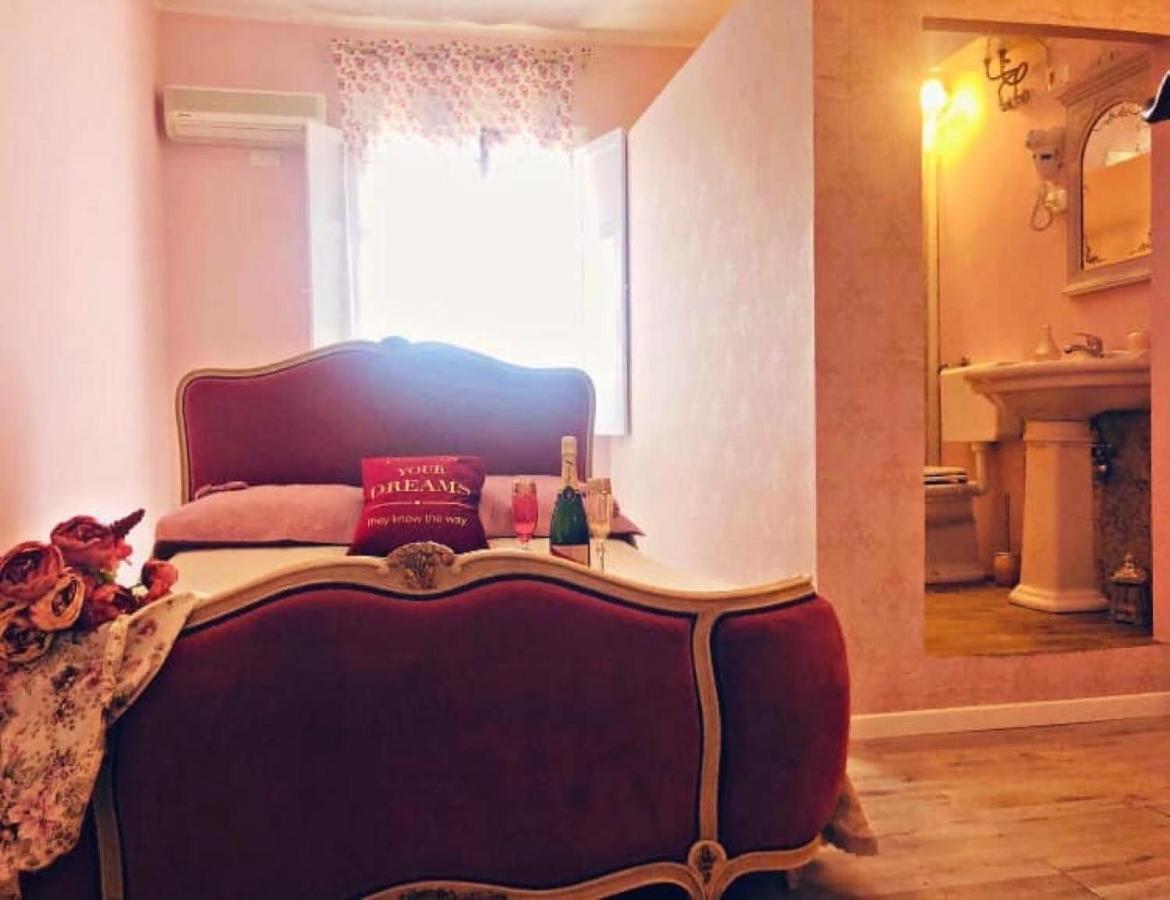 B&B Dimora Chic Gioia Tauro Eksteriør billede