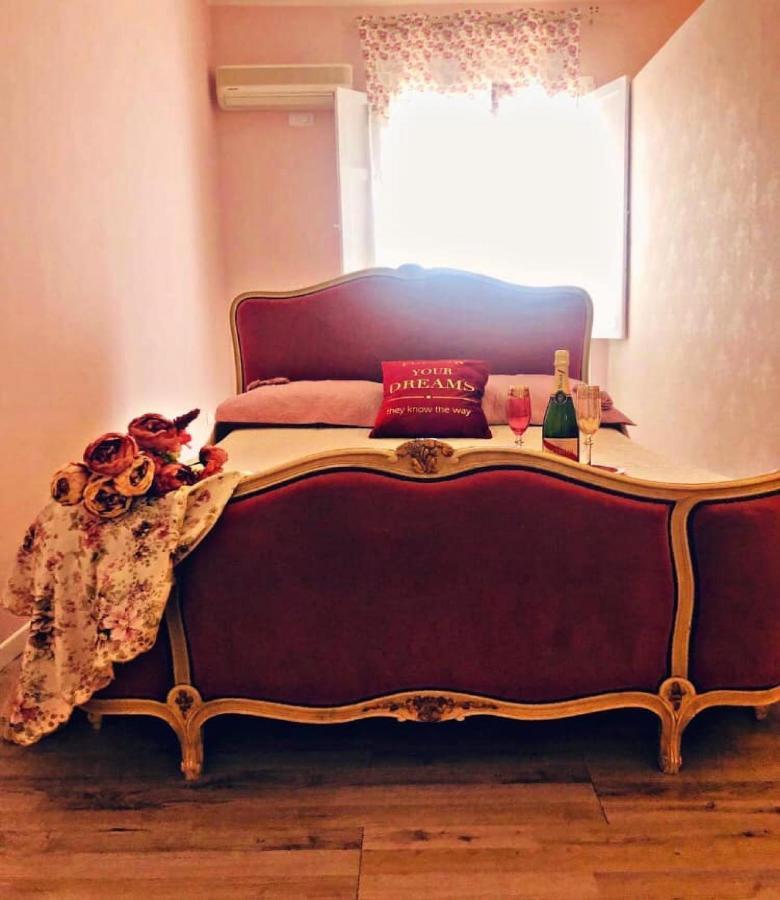 B&B Dimora Chic Gioia Tauro Eksteriør billede